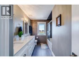 35 Augusta DRIVE - 22