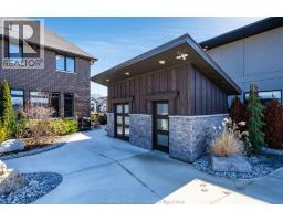 35 Augusta DRIVE - 39