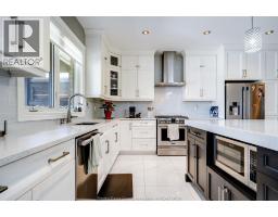 35 Augusta DRIVE - 9