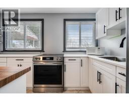 95 TWEEDSMUIR AVENUE East - 5