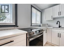 95 TWEEDSMUIR AVENUE East - 7