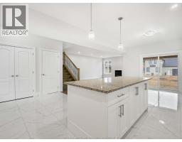 216 Cowan COURT - 11