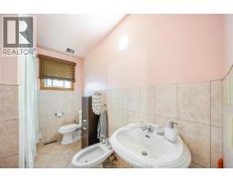 12 BENNIE AVENUE - 25