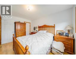 12 BENNIE AVENUE - 28