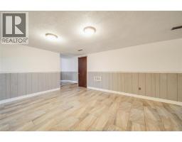 12 BENNIE AVENUE - 32