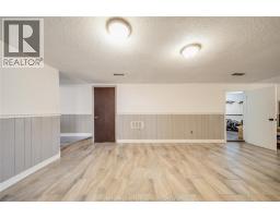 12 BENNIE AVENUE - 33