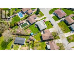 12 BENNIE AVENUE - 48