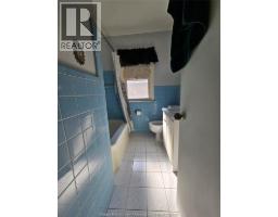 1040 KENNEDY DRIVE West - 11