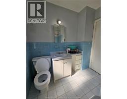 1040 KENNEDY DRIVE West - 12