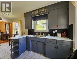 1040 KENNEDY DRIVE West - 9