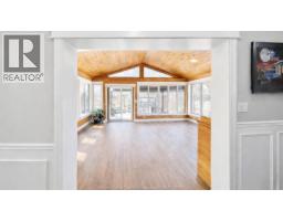 4585 HOWARD AVENUE - 10