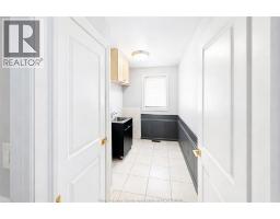 4585 HOWARD AVENUE - 32