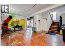 115 Erie STREET South - 2