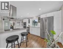 388 SEACLIFF DRIVE West - 13