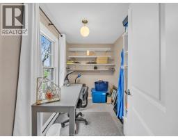 388 SEACLIFF DRIVE West - 25
