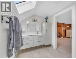 388 SEACLIFF DRIVE West - 34