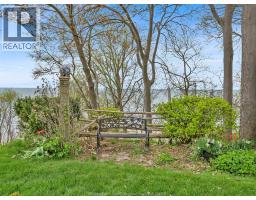 388 SEACLIFF DRIVE West - 43