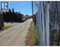 1126 LOUIS AVENUE - 34
