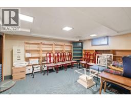 2203 VICTORIA - 27