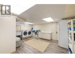 2203 VICTORIA - 28