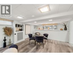 2203 VICTORIA - 32