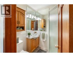 108 Erie STREET South - 32