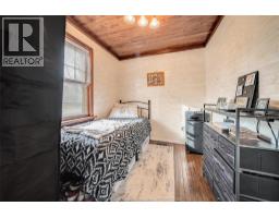8 SARAH STREET - 17