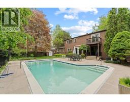 3696 Huntington AVENUE - 32