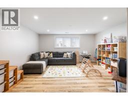 7 Beniuk COURT - 26