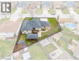 7 Beniuk COURT - 35