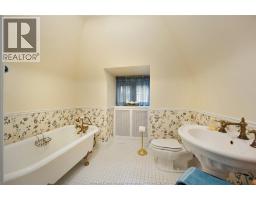 2032 WILLISTEAD CRESCENT - 47