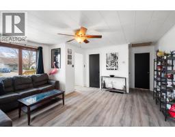 2228 Elsmere AVENUE - 11