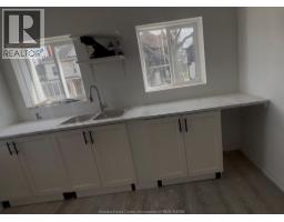 430 WYANDOTTE STREET West - 11
