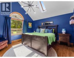 266 EAST BEACH ROAD - 22