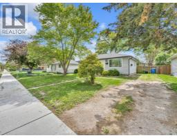 1583 FERNDALE AVENUE - 28