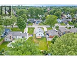 458 ST. PIERRE AVENUE - 35