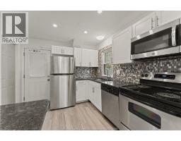 972 WELLINGTON AVENUE - 12