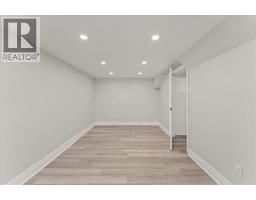 972 WELLINGTON AVENUE - 25