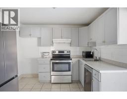 977 GLADSTONE - 13