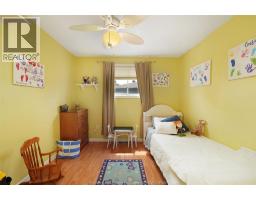 3404 HEMLOCK - 11