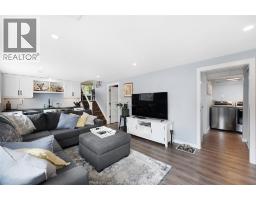 3404 HEMLOCK - 15