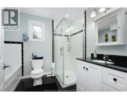 3404 HEMLOCK - 9