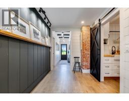 568 Road 2 West - 11