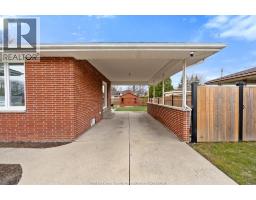 735 Lounsborough - 3