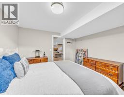 2425 SKINNER - 31
