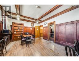 801 VICTORIA AVENUE - 18
