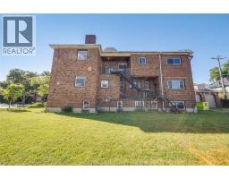 801 VICTORIA AVENUE - 3