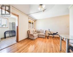 801 VICTORIA AVENUE - 34