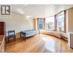 801 VICTORIA AVENUE - 44