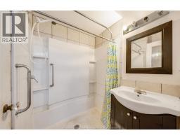 801 VICTORIA AVENUE - 45
